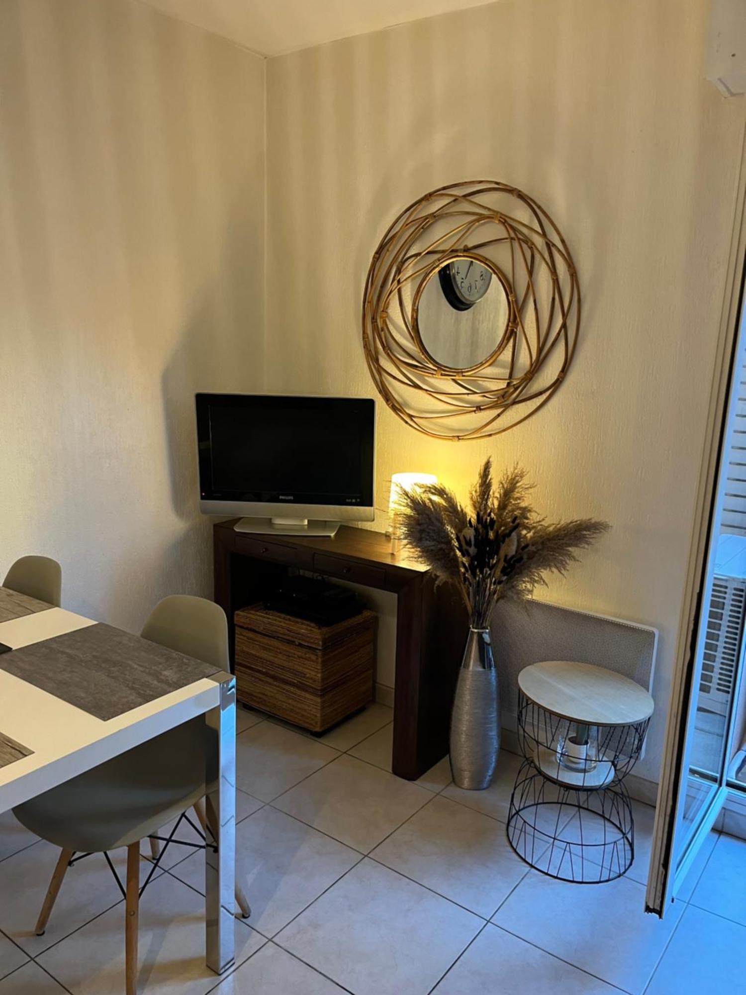 Appartement T2 Avec Terrasse Centre Ville D'Aix En Provence Екс-ан-Прованс Екстер'єр фото