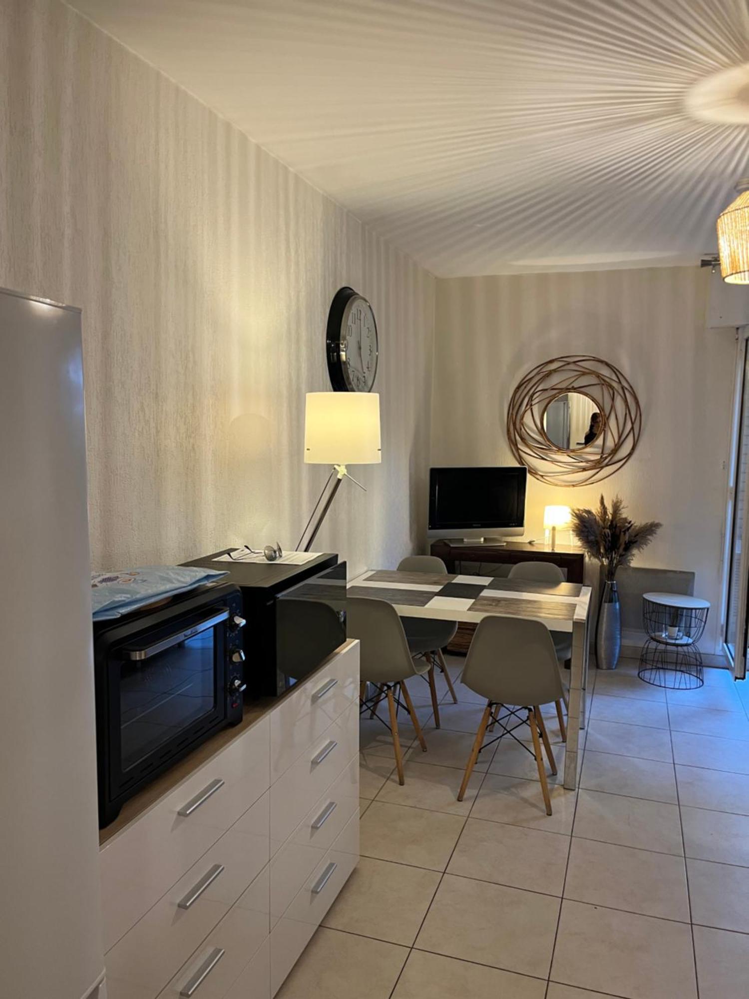 Appartement T2 Avec Terrasse Centre Ville D'Aix En Provence Екс-ан-Прованс Екстер'єр фото